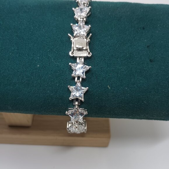 Unusual Suzanne Somers Star Cut CZ Sterling Silver Tennis Bracelet.